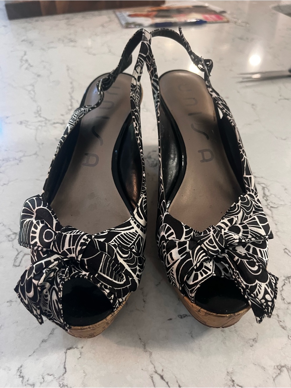Unisa Black & White Floral Peep-Toe Cork Wedge Slingbacks (8.5M)